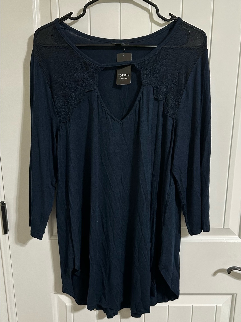 New Torrid Pullover Top Long Sleeve Shirt Navy Blue Sz 2 NWT Lace Accents